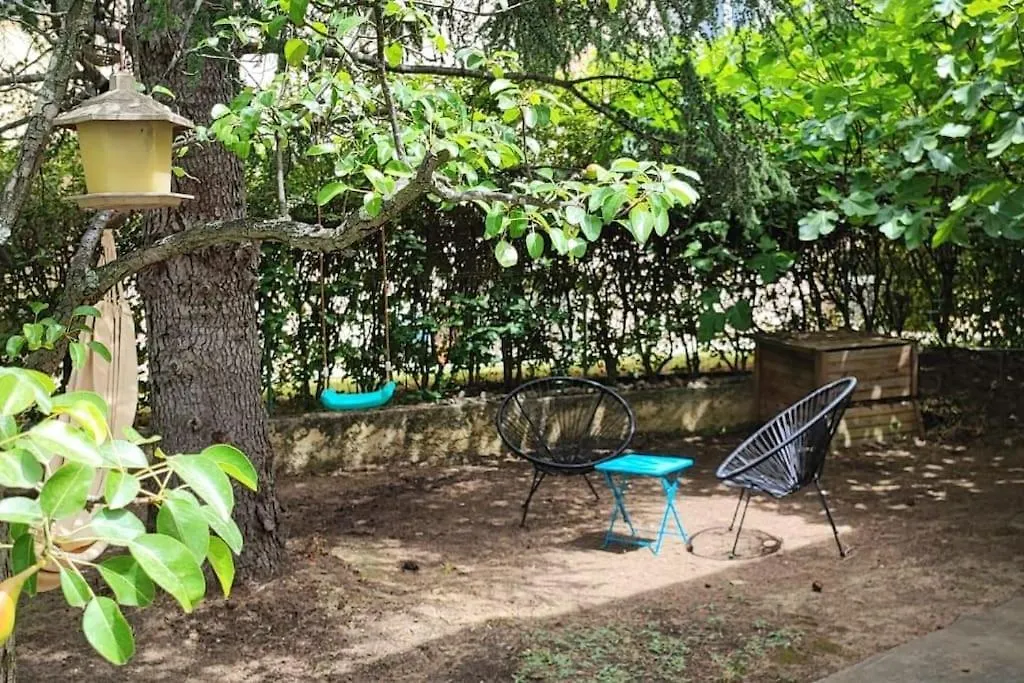 Apartment Charmant Bas De Villa Lambesc